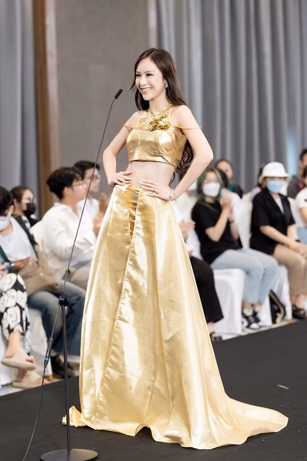 Các ứng cử viên đều có ngoại hình nổi bật, kỹ năng trình diễn ấn tượng và đầy tài năng. Trong hình là thí sinh Trần Hoàng Phương Anh.