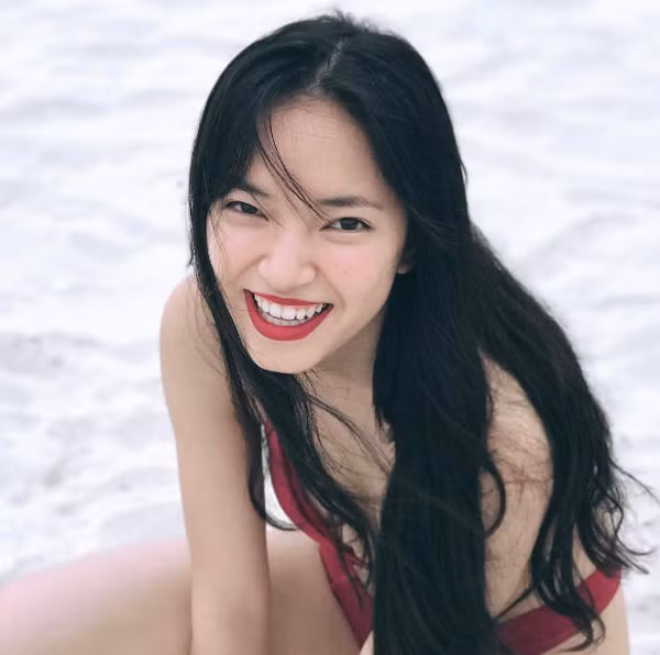 Hoc lom cach selfie cua hot girl de co anh di bien "chat"
