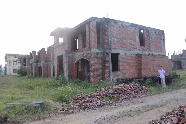 Tháng 6/2009, UBND tỉnh Nghệ An cho phép Công ty CP đầu tư thương mại và Du lịch Kim Liên tiếp cận nghiên cứu đầu tư dự án. Tuy nhiên, sau khi cam kết, công ty này cũng không thực hiện như trong hợp đồng và rút lui. Ảnh: baotainguyenmoitruong.vn.