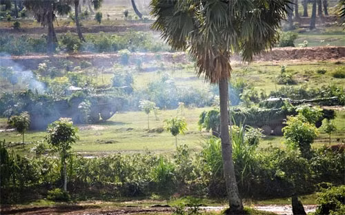 Chien dau co Su-30MK2 nem bom trong dien tap o QK9-Hinh-2