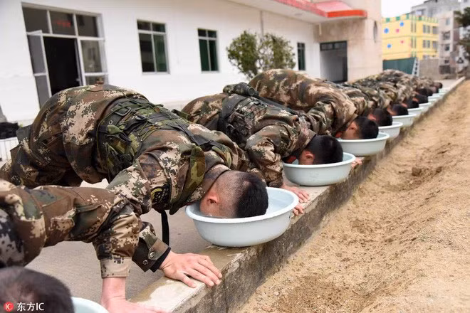 Khi thực hiện một phát bắn, xạ thủ sẽ phải nín thở để tránh các dao động ảnh hưởng tới độ chính xác, thời gian nhịn thở và khả năng điều tiết nhịp thở có ý nghĩa rất quan trọng đối với lính bắn tỉa.