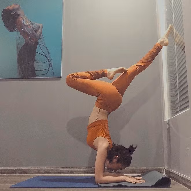 Yoga là bộ môn thể thao vô cùng tốt cho sức khỏe được các chị em phụ nữ cực ưa chuộng.