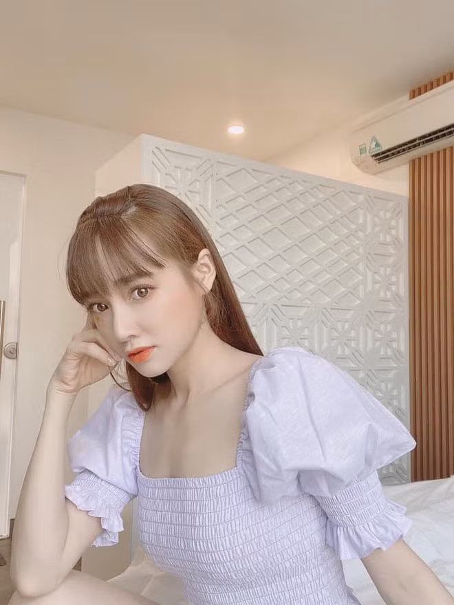 Khuôn mặt trở nên góc cạnh hơn nhiều.