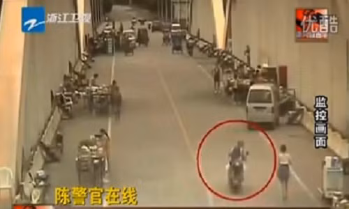 Nhap vien vi mai ngam gai xinh