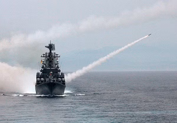 Năm 2015, chiếc Moskva đứng đầu lực lượng đặc nhiệm thường trực của hải quân Nga ở phía đông Biển Địa Trung Hải, nhiệm vụ chính lúc đó là yểm trợ cho cụm tác chiến của lực lượng Hàng không Vũ trụ Nga tại Syria.