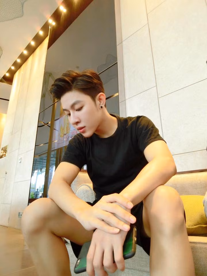 Danny Nguyễn là gương mặt trẻ bước ra từ cuộc thi Ngôi Sao Mới – Hot girl &amp; hot boy. Hiện nay "hoàng tử lai" có công việc chính là người mẫu, ngoài ra anh chàng cũng từng cho ra mắt một số sản phẩm khác liên quan đến âm nhạc, điện ảnh và nhận được nhiều nhận xét tích cực.