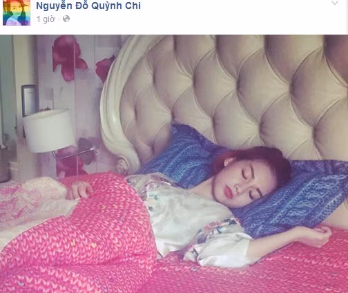 Kiểu chụp ảnh lúc đang ngủ bỗng chốc trở thành một phong trào nhỏ của các hot girl Việt, các cô gái nổi tiếng. Hot girl, MC Quỳnh Chi khoe lên trang cá nhân của mình bức ảnh ngủ say như "công chúa" trong khi mặt vẫn chưa tẩy trang. Những bức ảnh này thể hiện một điều những người của công chúng luôn "thèm khát" giấc ngủ và chắc chắn họ không thể tránh được những khoảnh khắc tự nhiên khiến hình ảnh bản thân bị xấu đi, đặc biệt là trong lúc ngủ.