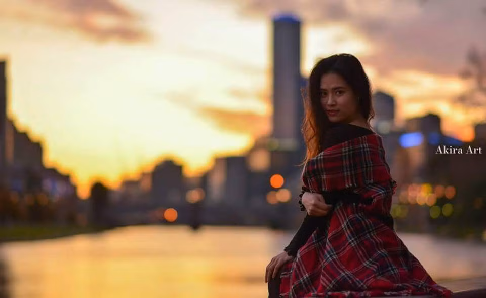 Về cá tính, Lệ Mẫn vốn là một cô gái rất vui vẻ, hòa đồng và rất thích tham gia các hoạt động xã hội, cộng đồng. Cô bạn là một trong những gương mặt rất nổi bật của cộng đồng du học sinh Việt Nam tại Australia. 