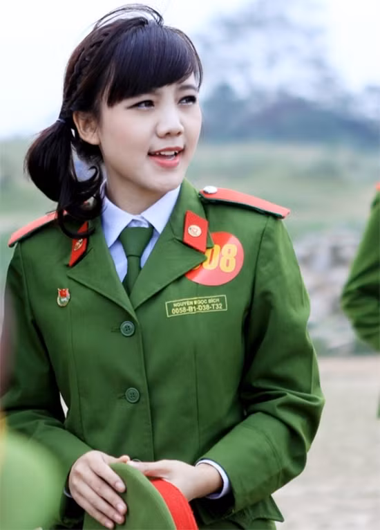Nhận được rất nhiều lời khen, được một số trang tin giới trẻ liên hệ, phỏng vấn, tuy nhiên Ngọc Bích từ đó đến nay luôn rất khiêm tốn, cô bạn luôn xin từ chối tất cả những mỹ từ mà dân mạng, bạn bè đặt cho mình.