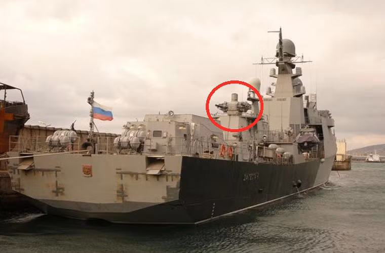 Thay vào đó, tổ hợp Palma-SU của tàu chiến Dagestan được chuyển về phía đuôi tàu.