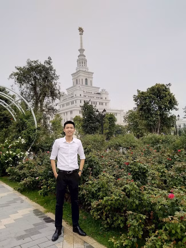 9X tai nang dat hoc bong “vuot cap” tu cu nhan len thang tien si-Hinh-2