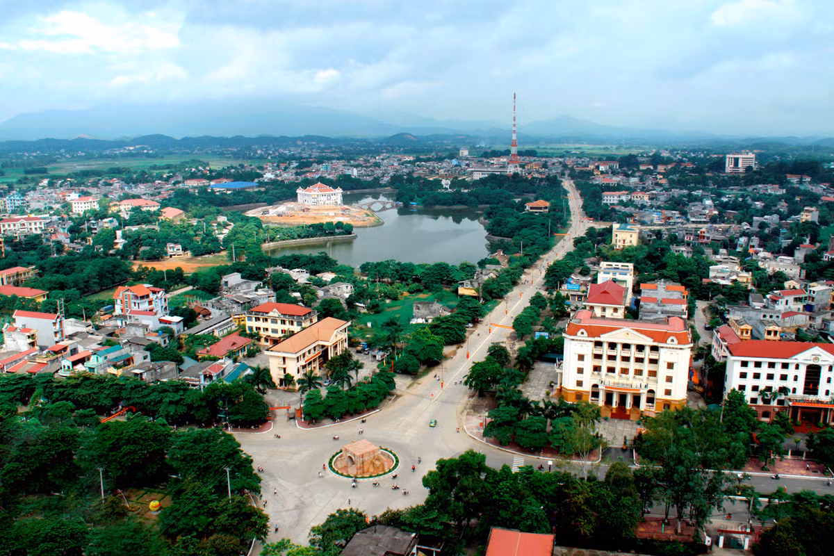 Ngày 11/4/1900, Toàn quyền Đông Dương ra nghị định tái lập tỉnh Tuyên Quang, tỉnh lỵ đặt tại xã Ỷ La, gồm: Phủ Yên Bình, lấy huyện Sơn Dương của tỉnh Sơn Tây nhập vào tỉnh Tuyên Quang, năm 1913, đổi huyện Sơn Dương thành châu Sơn Dương. 