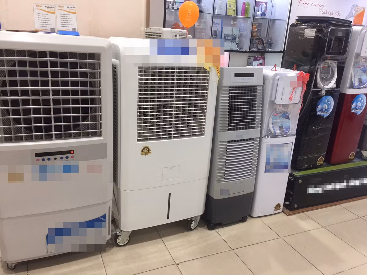 Có hai nguyên nhân đồ điện tử phát nhiệt nóng, đó là công nghệ lạc hậu và thói quen xấu của người sử dụng. Ví dụ, những chiếc tivi cũ sử dụng công nghệ đèn hình cũ nên nhiệt lượng phát thải ra môi trường lớn. Tương tự, khi thiết bị sử dụng lâu ngày, không được bảo dưỡng đúng thời điểm, đúng cách, chúng sẽ phát thải nhiệt cao.