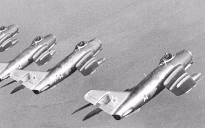 Hơn 18.000 chiếc MiG-15 đã được chế tạo bởi Liên Xô, các thành viên của khối Hiệp ước Vacsava và Trung Quốc. Loại máy bay chiến đấu này từng hoạt động trong không quân của hơn 40 quốc gia trên thế giới.