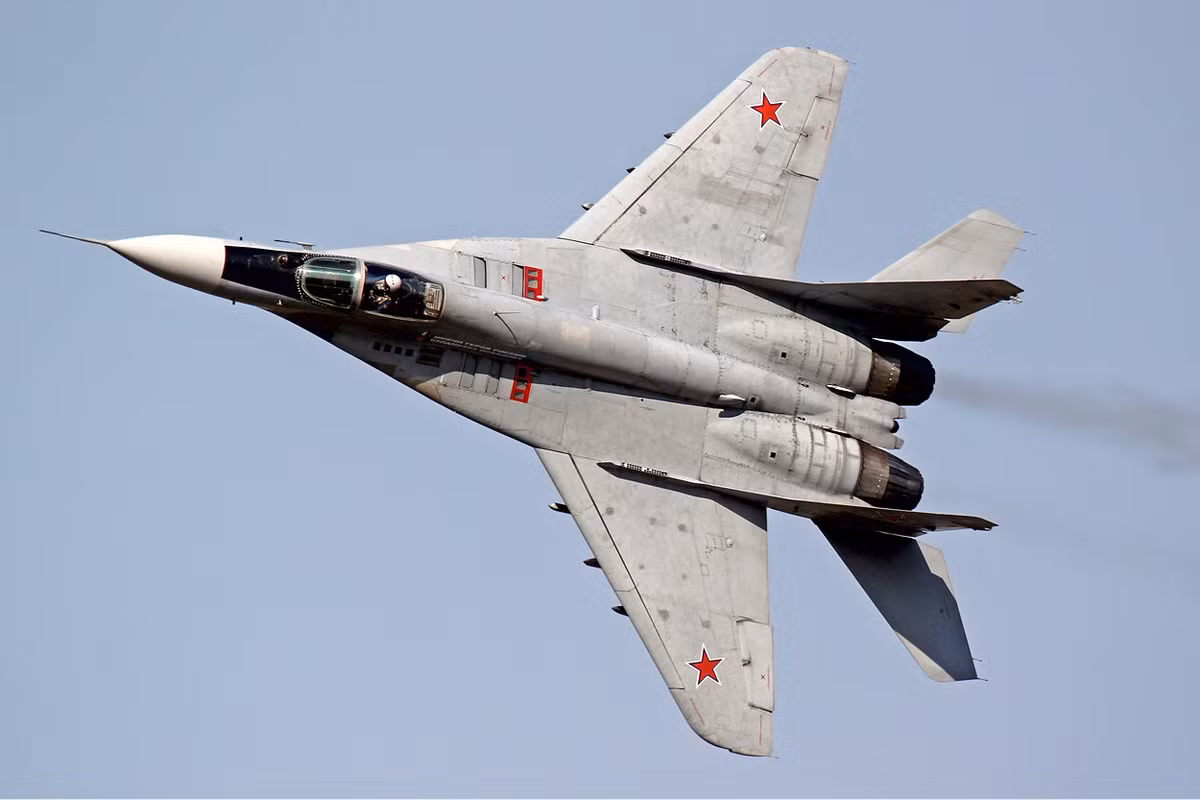 MiG-29 được đưa vào biên chế Không quân Liên Xô năm 1982. Khoảng 817 chiếc MiG-29 đang được sử dụng trên khắp thế giới và hiện đang được sử dụng tại hơn 30 quốc gia. Nga được trang bị 255 chiếc MiG-29, Ấn Độ cũng có khoảng 65 chiếc. Riêng mẫu MiG-29K của hải quân nước này, hiện đang được biên chế trong hải quân Ấn Độ và Nga.