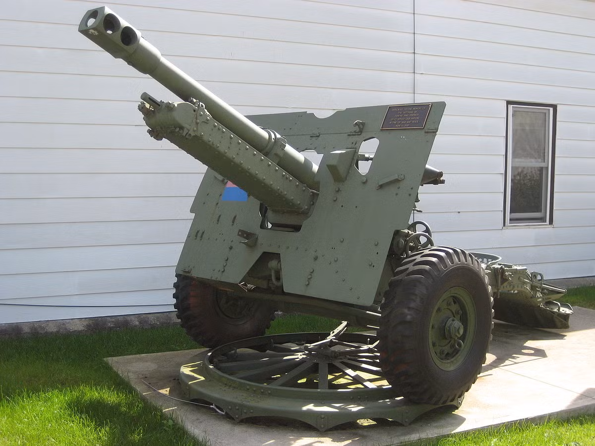 Lựu pháo 87,6mm QF-25 do Anh sản xuất, cỡ nòng 87,6 mm, trọng lượng là 1.800 kg; tầm bắn tối đa 12.000 m. Lựu pháo QF-25 được trang bị cho quân đội Anh trong thế chiến 2, chiến tranh Triều Tiên. Quân đội Pháp sử dụng pháo QF-25 do Anh trang bị, một số được Việt Nam thu và sử dụng lại và thường được gọi là "Pháo 88 ly".