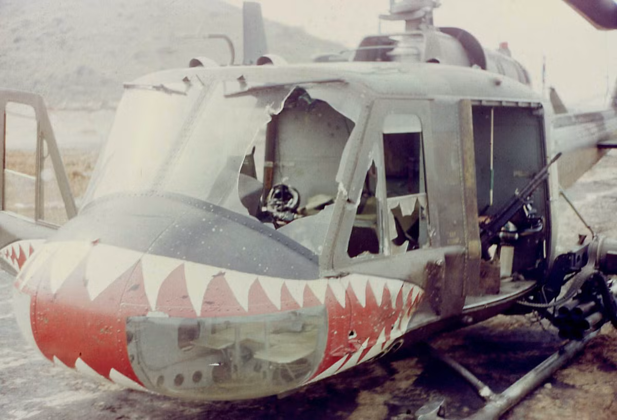 Lúc 13h ngày 13/9/1968, Đại đội 18, Trung đoàn 320, với 2 khẩu DShK và 40 viên đạn đã bắn rơi 2 chiếc trực thăng UH-1, trong đó 1 chiếc đang chở ban chỉ huy Mỹ, giết chết thiếu tướng Mỹ Keith Lincoln Ware (Tư lệnh Sư đoàn 1 "Anh Cả Đỏ" của Mỹ). 