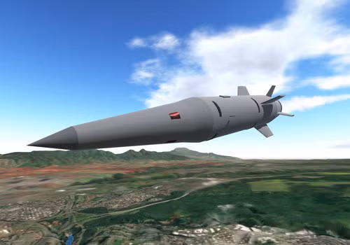Hiện trên thế giới, Kh-47M2 không có đối thủ ngang tầm; tên lửa có tốc độ đến Mach 10 và tầm bắn 2.000km, mức độ chính xác rất cao. Tên lửa này được đánh giá cao, vì có thể tấn công cả tàu chiến và các mục tiêu mặt đất, đồng thời có khả năng mang cả đầu đạn hạt nhân và thông thường. 
