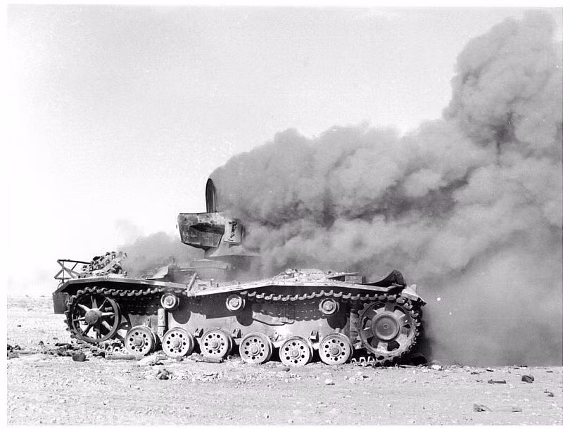 Tới ngày 4/11, Rommel điện báo với Hitler về kế hoạch rút lui tới Fuka nhưng không đợi được phản hồi nên 17 giờ 30 đã bắt đầu cho rút quân. Trận El Alamein thứ hai là một chiến thắng quyết định cho quân Đồng Minh. Thủ tướng Anh Churchill từng nhận xét “Trước Alamein, ta chưa từng biết chiến thắng. Sau Alamein, ta không còn biết thất bại”.