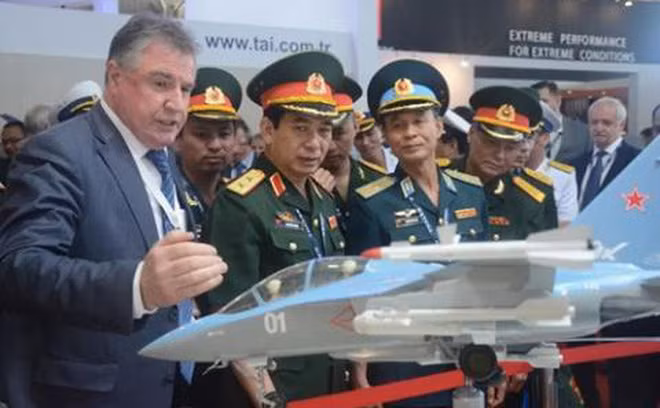 Ba quốc gia trong khu vực đã bày tỏ sự quan tâm đến máy bay chiến đấu trong sớm nhất bao gồm Việt Nam, Myanmar và Malaysia, trong đó Việt Nam là một trong những quốc gia đầu tiên trên thế giới quan tâm đến loại máy bay này.