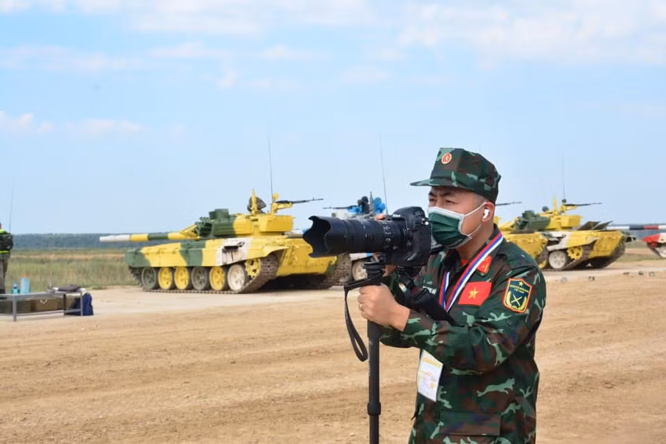 Trong năm thi đấu 2020, đội tuyển xe tăng Việt Nam từ vòng bảng tới vòng chung kết chỉ sử dụng xe tăng màu vàng. Điều này là một sự bất lợi khá lớn, khi mà các bia bắn cũng được sơn màu vàng, dễ bị loá bởi ánh nắng cũng như bị lẫn với địa hình thao trường. 