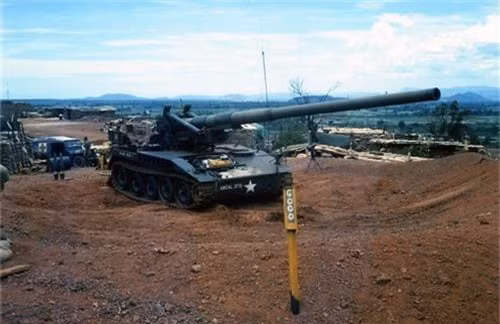 Số pháo M107 là “của quý” của quân đội ta khi đó, nhưng khi đó chúng ta chưa thể sử dụng theo kiểu “lấy vũ khí địch, đánh địch” ngay được vì không thể tự chủ được nguồn cung cấp đạn dược, những khẩu pháo này sau đó đã được chuyển ra hậu phương miền lớn Miền Bắc.