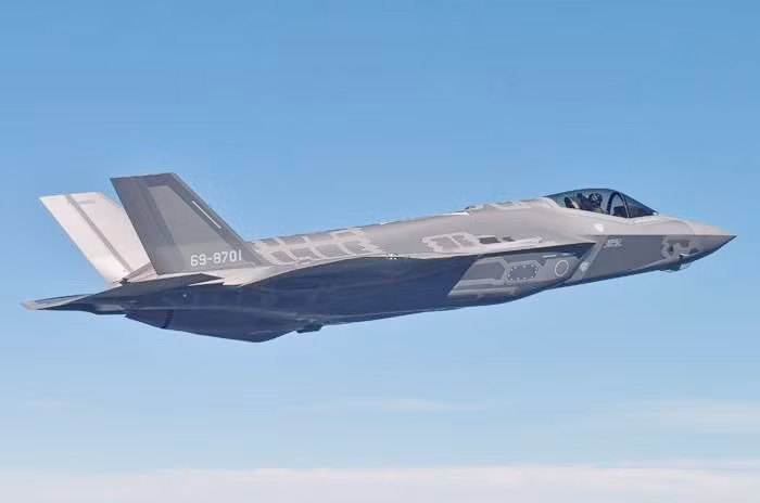 Điều này có nghĩa là bất cứ lúc nào, các chiến đấu cơ tàng hình F-35 phải nhanh chóng cất cánh, sau khi nhận được thông báo, sẵn sàng đánh chặn và theo dõi sự xâm nhập máy bay chiến đấu của Trung Quốc, trong "Vùng nhận dạng phòng không" của nước này.