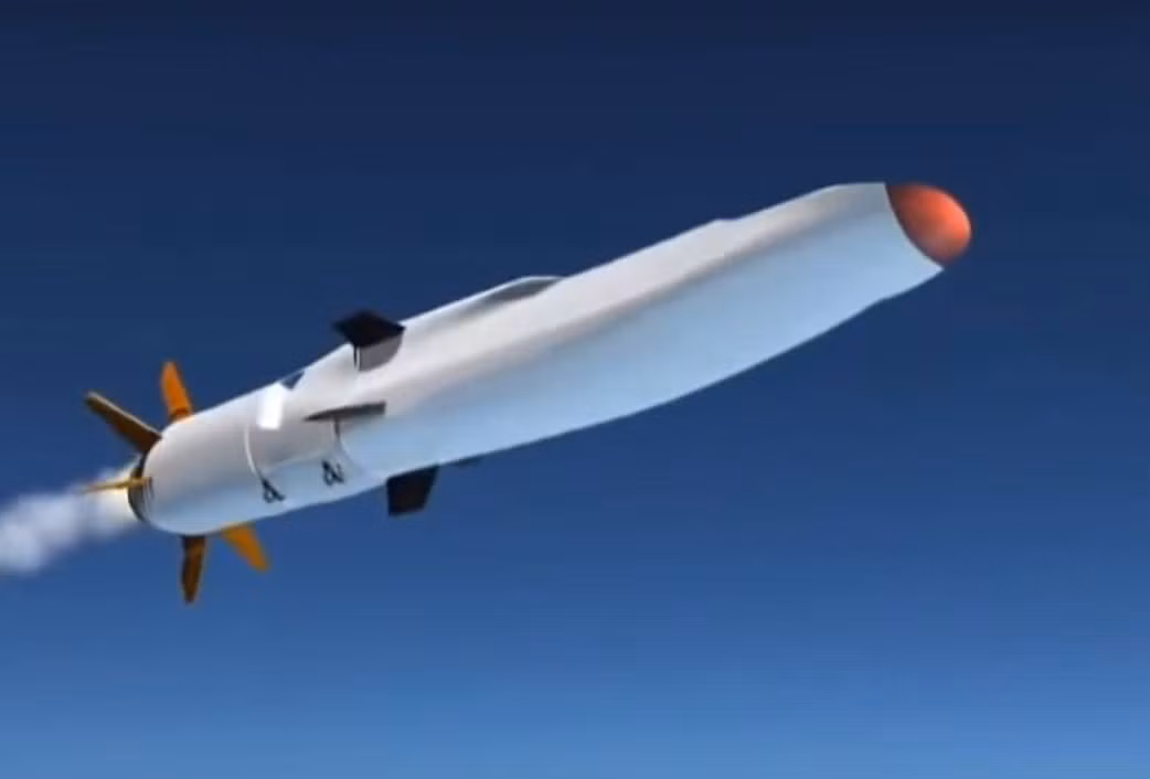 Trong quá trình thử nghiệm, tên lửa Zircon đã bay với tốc độ gần Mach 7 (khoảng 8.568 km/ h). Đến nay, tính năng kỹ thuật và chiến thuật liên quan của loại tên lửa đã được xác định.