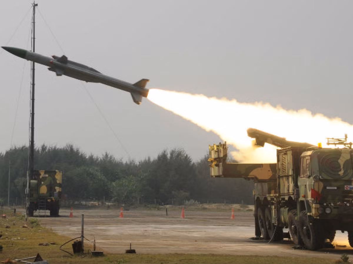 Tờ Times of India cũng cho biết thêm, trong khi các quốc gia khác chỉ muốn mua các hệ thống Akash có sẵn do Ấn Độ chế tạo, Việt Nam nhiều khả năng mong muốn phía đối tác chuyển giao luôn cả công nghệ sản xuất các tổ hợp này. Bên cạnh đó, phía ta cũng đặc biệt quan tâm đến hệ thống Akash-NG (Next Generation) hiện đang được Ấn Độ hoàn thiện.