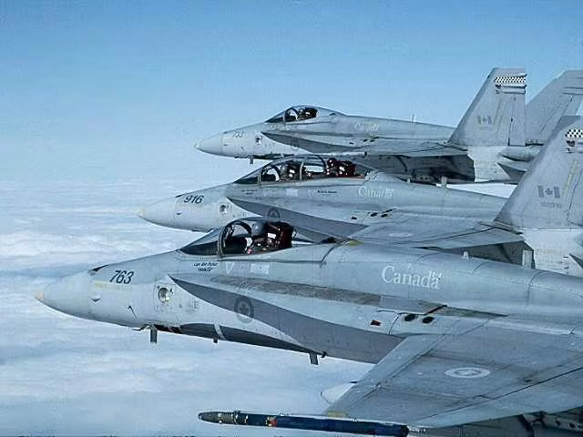 Khi nhắc tới lực lượng không quân tệ nhất thế giới phải kể đến Canada, Canada là một thành viên quan trọng và có vị thế trong Tổ chức Hiệp ước Bắc Đại Tây dương NATO. Tuy nhiên, so với phần còn lại của NATO, thì lực lượng không quân nước này được đánh giá khá là thấp, và chưa xứng tầm với vai trò của quốc gia này.