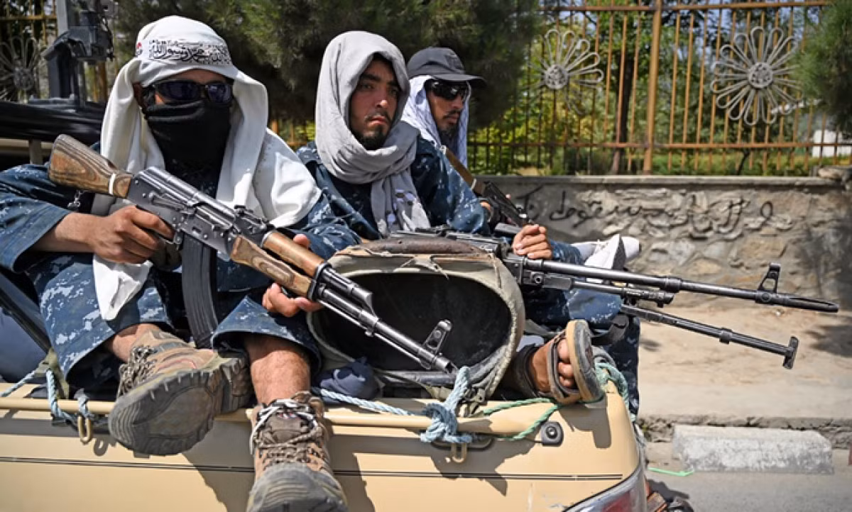 Theo kênh ISIS-K Telegram, các cuộc tấn công của ISIS-K được tiến hành bằng thiết bị nổ tự chế (IED) bên đường; tổng cộng đã thực hiện tổng cộng 20 cuộc tiến công chống lại Taliban từ ngày 18-22/9. Các hoạt động bao gồm, 15 cuộc tấn công bằng thiết bị nổ, bốn vụ ám sát và một cuộc phục kích. 