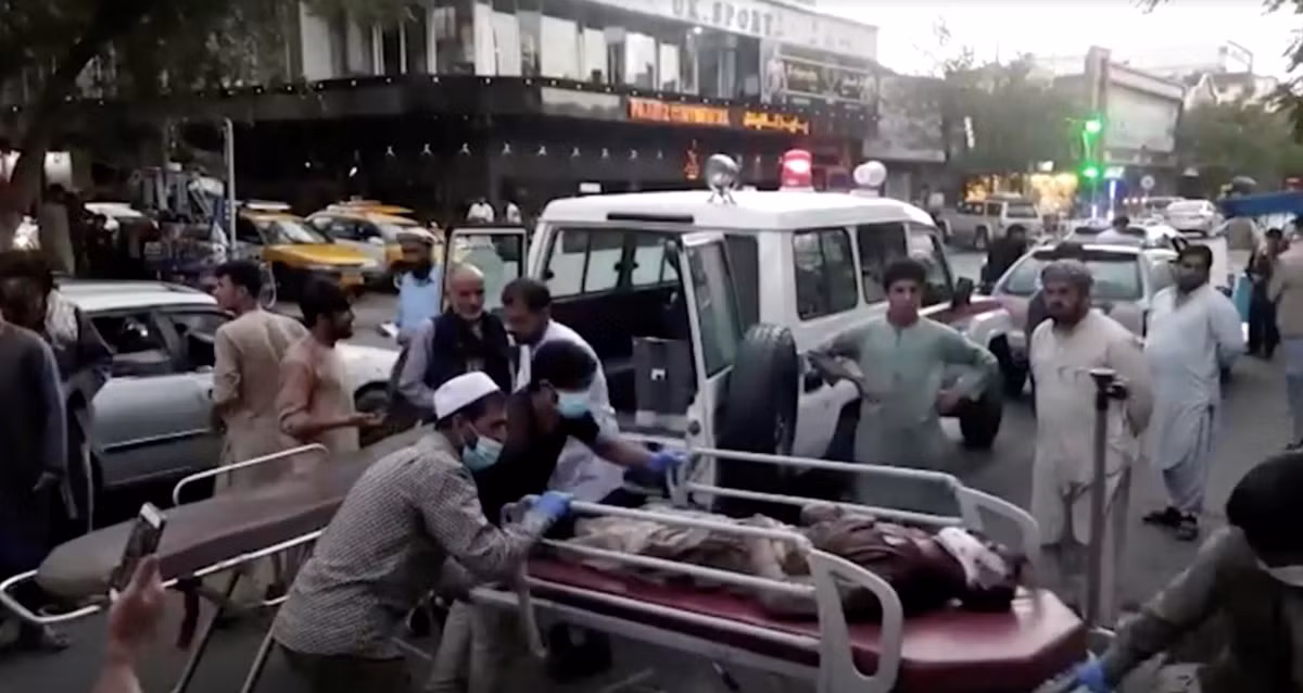 Nhóm này rất nhỏ, với số lượng chỉ vài nghìn tín đồ, nhưng đã thu hút sự chú ý vì các cuộc tấn công khủng bố, bao gồm một vụ đánh bom liều chết vào sân bay quốc tế Hamid Karzai vào tháng 8 vừa qua, khiến gần hai trăm người Afghanistan, cũng như hàng chục binh lính Mỹ thiệt mạng.