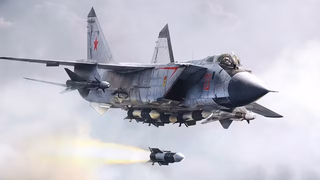 “Nếu máy bay do thám vi phạm không phận Liên Xô, một vụ phóng tên lửa trực tiếp sẽ được thực hiện. Thực tế là không có cơ hội nào để chiếc SR-71 có thể tránh được tên lửa R-33”, phi công Myagkiy kể lại.