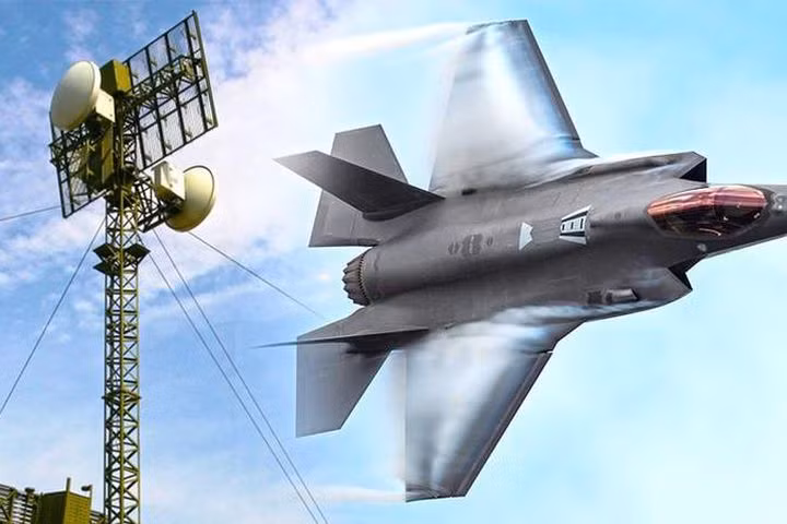 Lý do để Lowes đưa ra lời khuyên trên là trên cơ sở phân tích khả năng radar chống mục tiêu tàng hình của quân đội Nga, đã có thể bắt mục tiêu tàng hình; nên đặc tính tàng hình của tiêm kích F-35 không có nhiều lợi thế.
