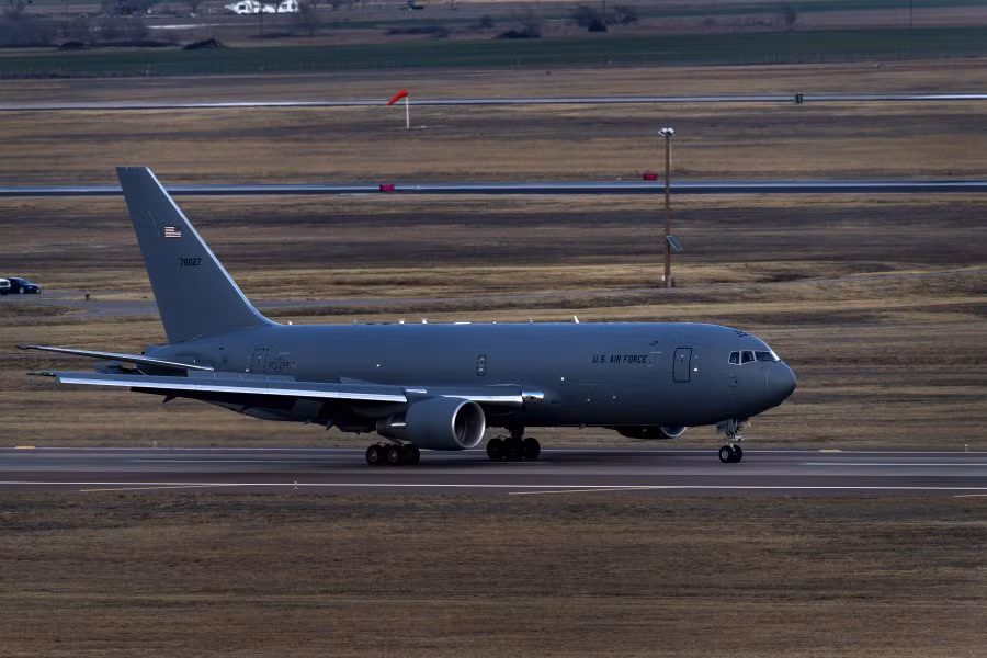 Máy bay tiếp dầu KC-46A chở được nhiều nhiên liệu hơn các máy bay tiếp dầu hiện nay của Israel, đồng thời nó có các cảm biến và thiết bị gây nhiễu tốt hơn, để tồn tại trước các hệ thống phòng không của đối phương.