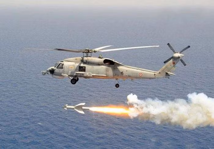 Các 'khinh hạm bỏ túi' này cũng sẽ có Mk. hệ thống tên lửa phòng thủ điểm 49 Rolling Airframe Missile dùng để bắn hạ các mối đe dọa từ trên không ở tầm ngắn. Kho chứa máy bay và sàn đáp sẽ phục vụ cho trực thăng MH-60R Seahawk và các phương tiện bay không người lái.