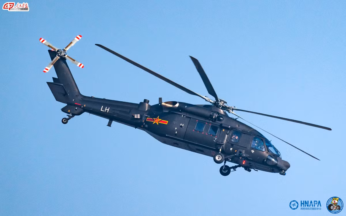 Như vậy Z-20 phiên bản cứu hộ có thể tăng đáng kể tầm bay, đồng thời có khả năng tự vệ ở mức độ nhất định, có thể thực hiện các hoạt động tác chiến đặc biệt, hoặc cứu nạn sau chiến tuyến của đối phương. Nguồn ảnh: Sina