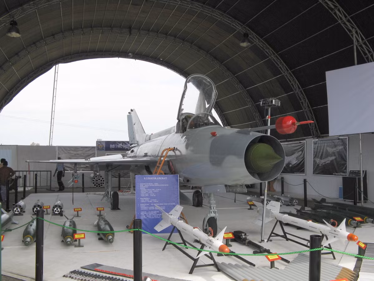Hiện còn vài trăm chiếc J-7, vẫn còn đang được biên chế trong Không quân Trung Quốc; hiện chúng được loại bỏ dần khỏi biên chế và chuyển cho các đơn vị huấn luyện, để thay thế bằng các máy bay chiến đấu thế hệ 4+ như J-10C và J-16 hiện đại hơn. Tuy nhiên J-7 vẫn đóng một vai trò quan trọng trong chiến lược quốc phòng của Trung Quốc.