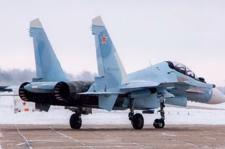 Do đó việc mua sắm các máy bay chiến đấu hạng nặng để thay thế MiG-29 vẫn là một khả năng đáng kể; đặc biệt là xét về tính tương đồng lớn hơn nhiều của chúng với các máy bay Su-30 mà Belarus đã có.
