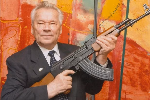 Súng tiểu liên AK-47 đã đáp ứng hoàn toàn các yêu cầu của lãnh đạo Quân đội Liên Xô đó là, súng có tốc độ bắn cao như súng tiểu liên, nhưng có tầm bắn và sức công phá lớn hơn những khẩu tiểu liên. Súng hoạt động tin cậy, ít hỏng hóc và đặc biệt là dễ chế tạo, có thể sản xuất hàng loạt trong điều kiện chiến tranh.