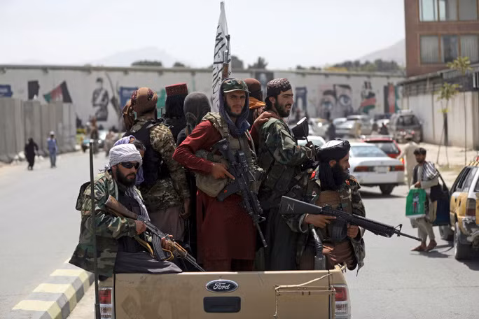 Khi Taliban thu được vũ khí của ANDSF và bắt đầu chuẩn bị tấn công các lực lượng kháng chiến như Panjshir, lúc này những kẻ không được hỗ trợ hỏa lực, lúc này giành cho phe Taliban.