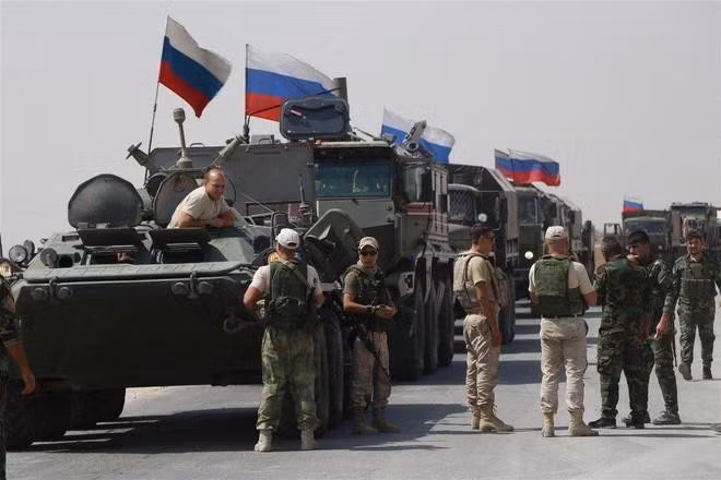 Trước tình hình đó, quân đội Nga tập trung dọc biên giới Ukraine trở thành “lực lượng dự bị” cho các nhà nước cộng hòa tự xưng DPR và LPR trong trường hợp họ có nguy cơ thất bại hoàn toàn về mặt quân sự.