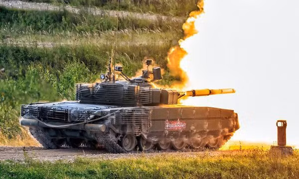 Tất cả số xe tăng T-80 của Nga hiện nay được Quân đội Nga bố trí vành đai Bắc Cực, nơi đây có điều kiện thời tiết rất lạnh, thậm chí là khắc nghiệt. Tuy nhiên ở điều kiện khí hậu như vậy, T-80 sử dụng động cơ tuabin khí sẽ rất thuận lợi, thậm chí so với các loại xe tăng mới hơn.