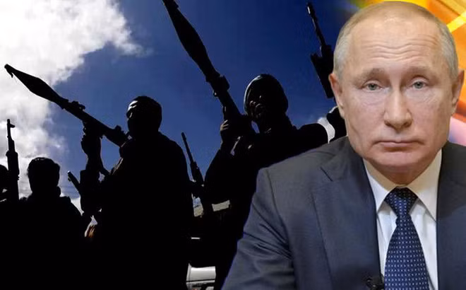 Tổng thống Nga Vladimir Putin thậm chí còn bóng gió mỉa mai các nước phương Tây và những toan tính của họ trong việc thành lập một chính phủ dân chủ ở Afghanistan.