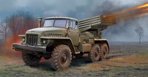 Vào đầu những năm 1970, Quân đội Mỹ đã tái tập trung lực lượng, để chuẩn bị cho một cuộc chiến trên bộ ở châu Âu. Do vậy họ tìm cách cải tiến năng lực pháo binh, với trọng tâm là tấn công sâu vào phía sau phòng tuyến của kẻ địch.