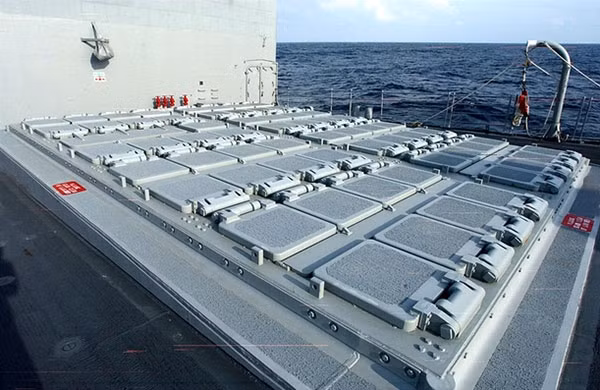 Các tàu thế hệ tiếp theo sẽ được tập trung thiết kế với thân tàu mới, hệ thống năng lượng tích hợp hiệu quả và độ bền vượt trội. Các tàu dự kiến sẽ có trên 100 hầm chứa tên lửa tầm xa trở lên, so với 90 trên Arleigh Burke, 96 trên Burke Flight III, 122 trên Ticonderoga và 112 trên Type 055 của Trung Quốc.
