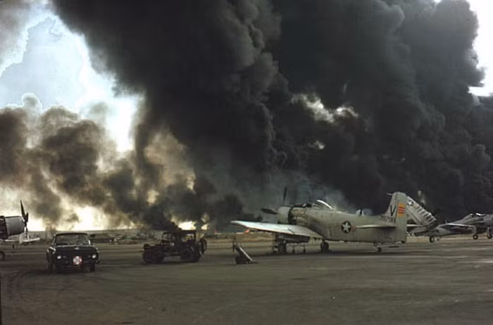 Số phận tệ hại của F-102 chưa dừng ở đó, khoảng 1 giờ 32 phút sáng ngày 1/7/1965, đặc công quân giải phóng đã đột nhập vào Căn cứ Không quân Đà Nẵng, phá hủy 3 chiếc F-102A và 2 chiếc AC-130 bằng lựu đạn và thủ pháo.
