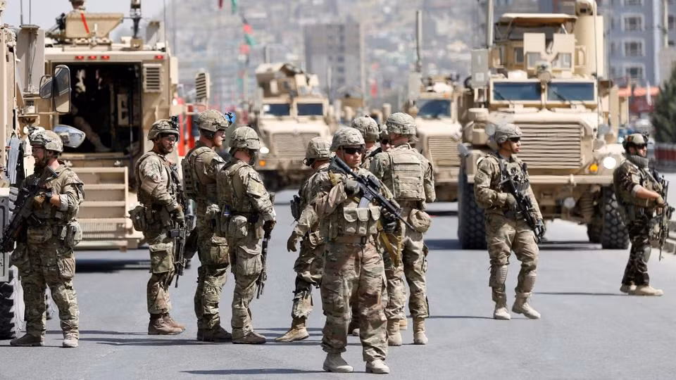 Như Tổng thống Afghanistan Ashraf Ghani đã thừa nhận, sự thất bại của các dự án tài trợ phát triển Afghanistan từ phương Tây, sẽ làm ảnh hưởng đến số phận sáu thế hệ tiếp theo của người Afghanistan; trong đó, nhiều khoản tài trợ là đi vay.