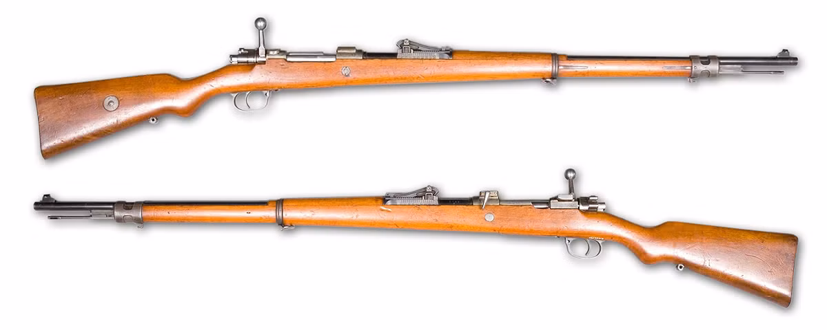 Trong số những mẫu súng trường của các bên tham chiến, đứng đầu là khẩu Gewehr 98 của quân đội Đức do Mauser phát minh ra. Gewehr 98 của Mauser vẫn là một trong những súng trường bắn tỉa tốt nhất trong thời đại của nó.