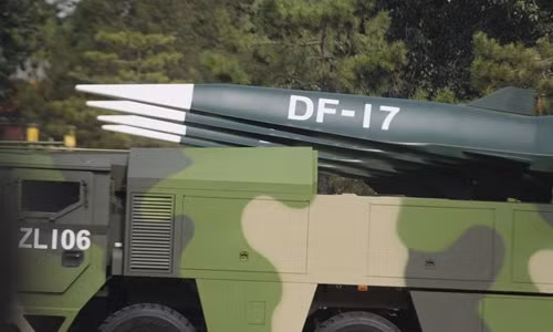 Tên lửa DF-17 không được sử dụng cho các mục tiêu ở Đài Loan, vì khoảng cách gần giữa hòn đảo và đất liền tương đối gần; để tiến công các mục tiêu trên đảo Đài Loan, Trung Quốc có nhiều tên lửa đạn đạo có tầm bắn phù hợp và máy bay chiến đấu như J-10/11/15/16/20 và Su-27/30/35 đông đảo của Không quân Trung Quốc, sẽ hiệu quả hơn.